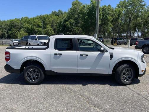 Oxford White 2026 Ford Maverick XLT