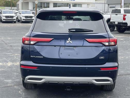 2022 Mitsubishi Outlander SE