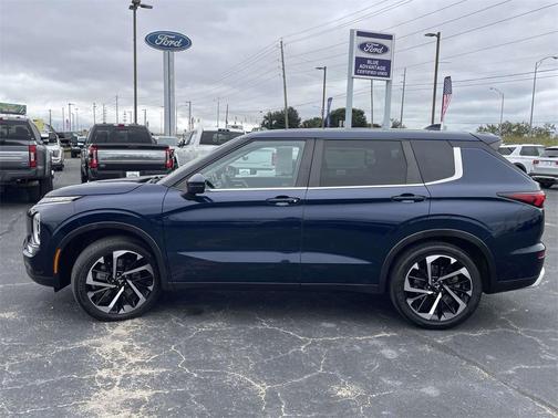 2022 Mitsubishi Outlander SE