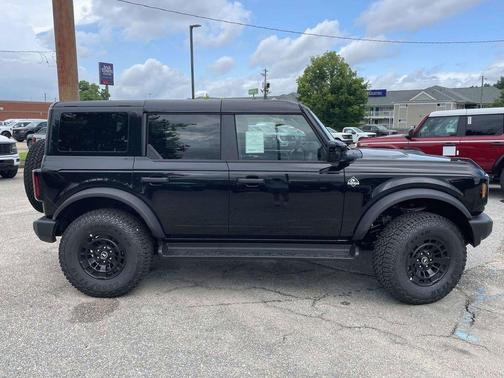 Shadow Black 2026 Ford Bronco Outer Banks