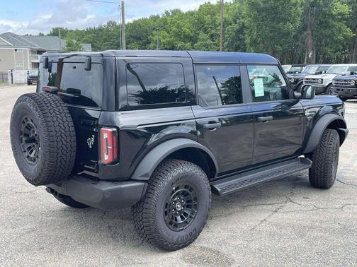 Shadow Black 2026 Ford Bronco Outer Banks