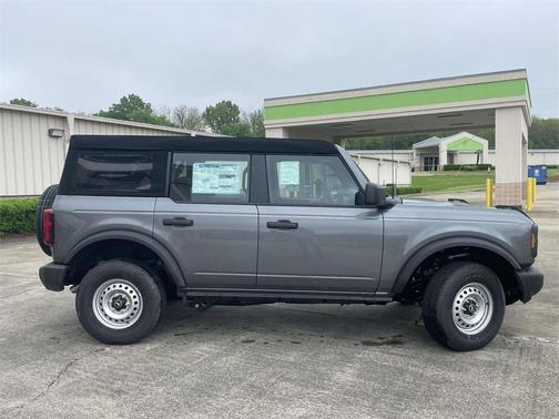 2025 Ford Bronco Base