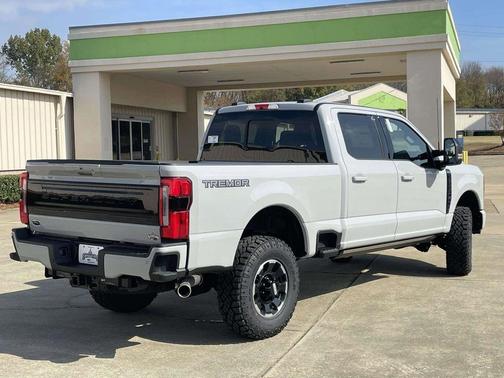 2026 Ford F-250 Platinum