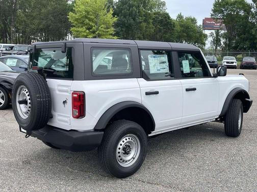 Oxford White 2026 Ford Bronco Base