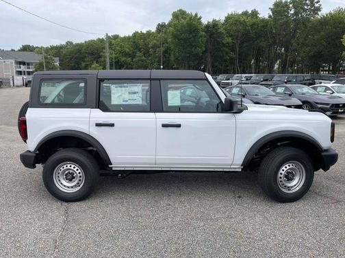 Oxford White 2026 Ford Bronco Base