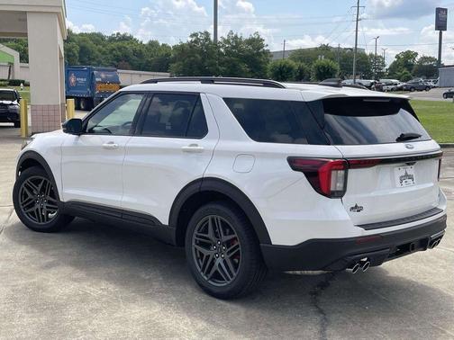 Star White 2026 Ford Explorer ST