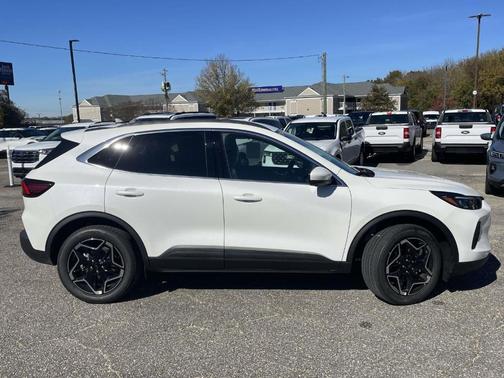 2026 Ford Escape Platinum