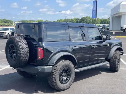Shadow Black 2024 Ford Bronco Wildtrak
