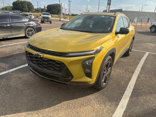 Nitro Yellow 2024 Chevrolet Trax ACTIV