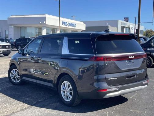 2024 Kia Carnival LX