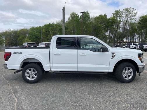Oxford White 2026 Ford F-150 XLT