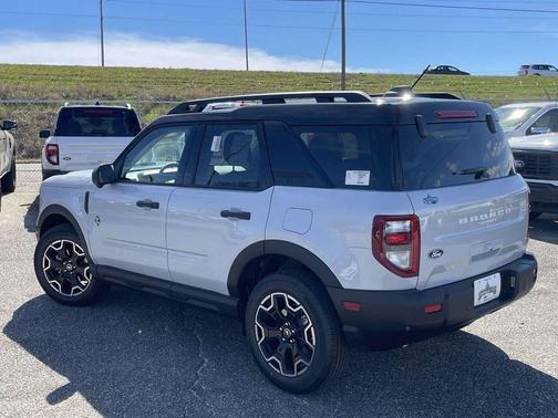Space White Metallic 2026 Ford Bronco Sport Outer Banks