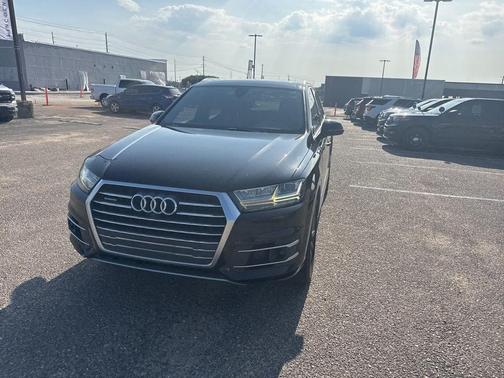 Orca Black Metallic 2018 Audi Q7 2.0T Premium Plus