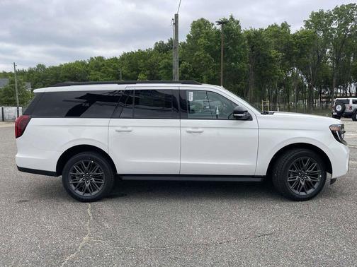 Star White 2026 Ford Expedition Max Platinum
