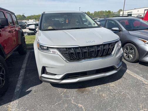 2024 Kia Carnival EX