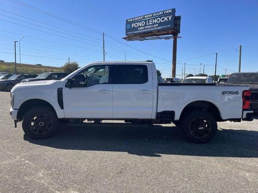 Oxford White 2027 Ford F-250 Lariat