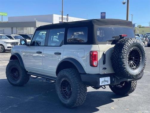 2025 Ford Bronco Base