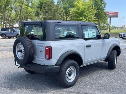 Avalanche Gray 2026 Ford Bronco Base