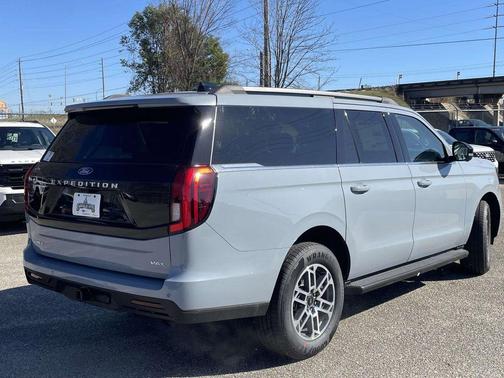 Glacier Gray Metallic 2026 Ford Expedition Max Active