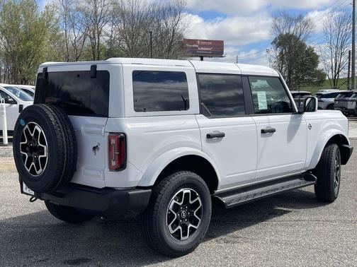 White 2026 Ford Bronco Outer Banks
