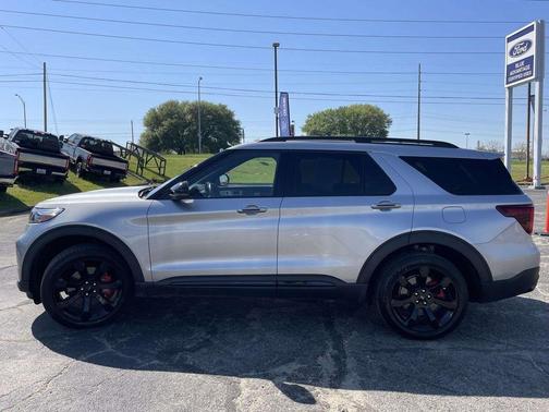 Iconic Silver Metallic 2023 Ford Explorer ST