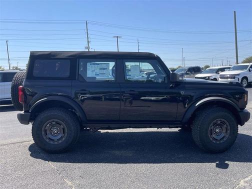 2025 Ford Bronco Base