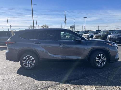 2024 Toyota Highlander XLE