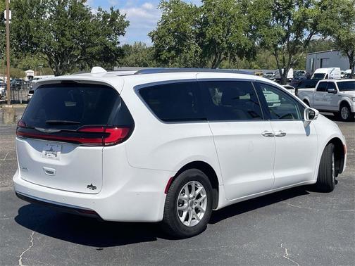 2021 Chrysler Pacifica Touring-L