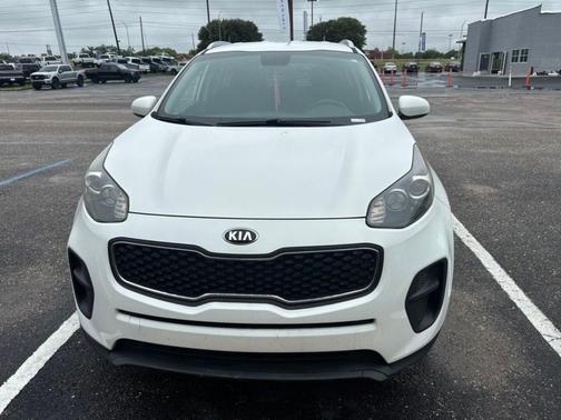 Clear White 2019 Kia Sportage LX