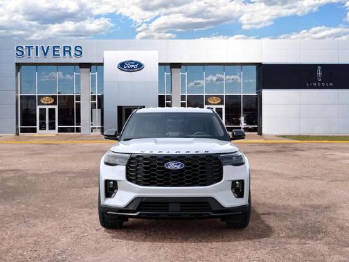 Star White 2027 Ford Explorer ST-Line