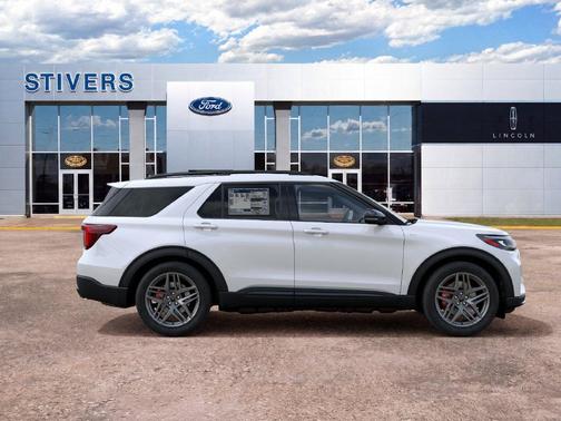 Star White 2027 Ford Explorer ST-Line