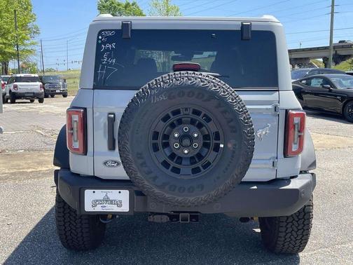 Avalanche 2026 Ford Bronco Outer Banks
