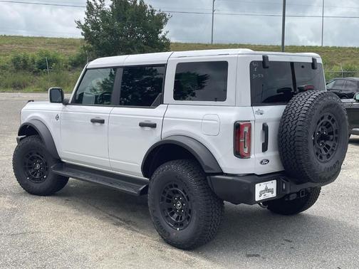White 2026 Ford Bronco Outer Banks