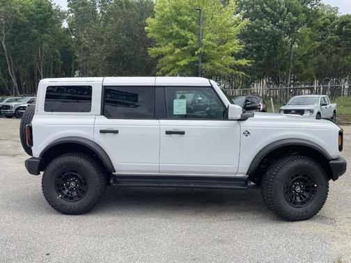 White 2026 Ford Bronco Outer Banks