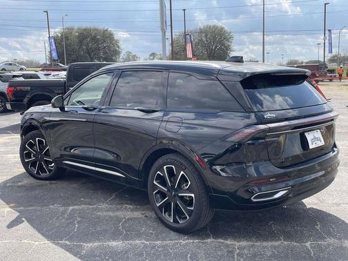 2024 Lincoln Nautilus Reserve