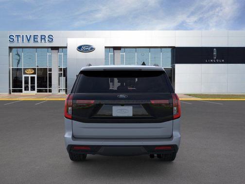 Glacier Gray Metallic 2026 Ford Expedition Tremor
