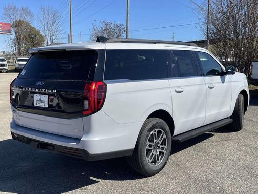 Space Silver 2026 Ford Expedition Max Active