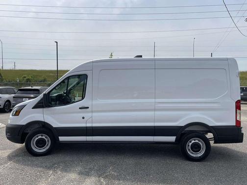 Oxford White 2026 Ford Transit-250 148 WB Medium Roof Cargo