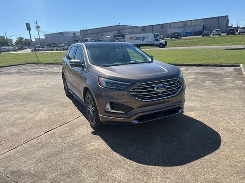 Stone Gray Metallic 2019 Ford Edge Titanium