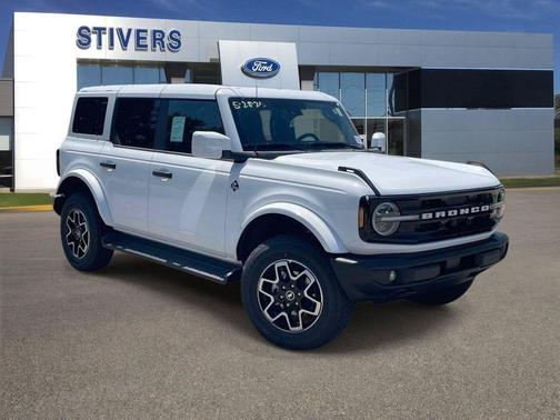 Oxford White 2026 Ford Bronco Outer Banks