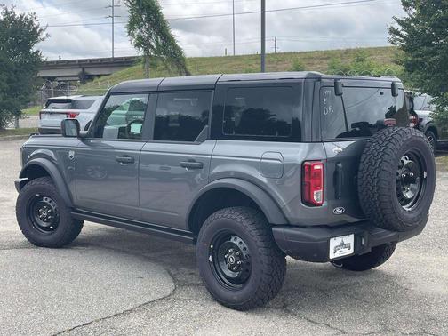 Carbonized Gray Metallic 2026 Ford Bronco Big Bend
