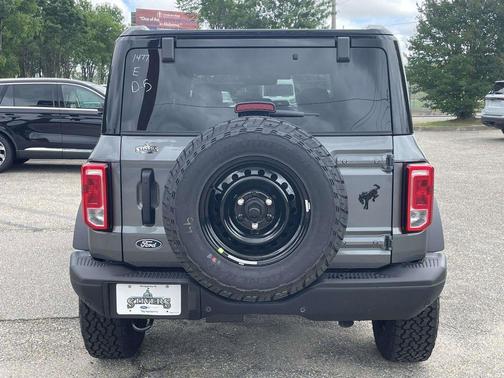 Carbonized Gray Metallic 2026 Ford Bronco Big Bend