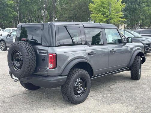 Carbonized Gray Metallic 2026 Ford Bronco Big Bend