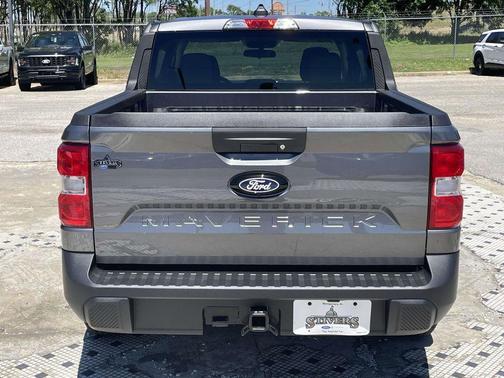 Carbonized Gray Metallic 2026 Ford Maverick XLT