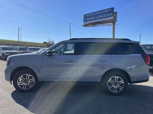 Glacier Gray Metallic 2026 Ford Expedition Active