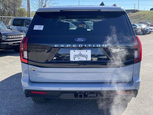 Glacier Gray Metallic 2026 Ford Expedition Active