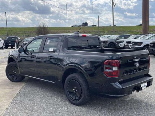 Shadow Black 2026 Ford Maverick Lobo High