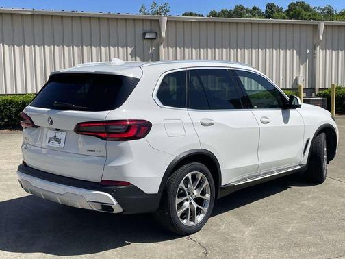 Alpine White 2023 BMW X5 sDrive40i