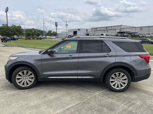 Carbonized Gray Metallic 2022 Ford Explorer Limited
