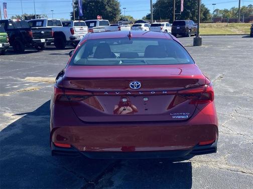 2022 Toyota Avalon Hybrid Limited